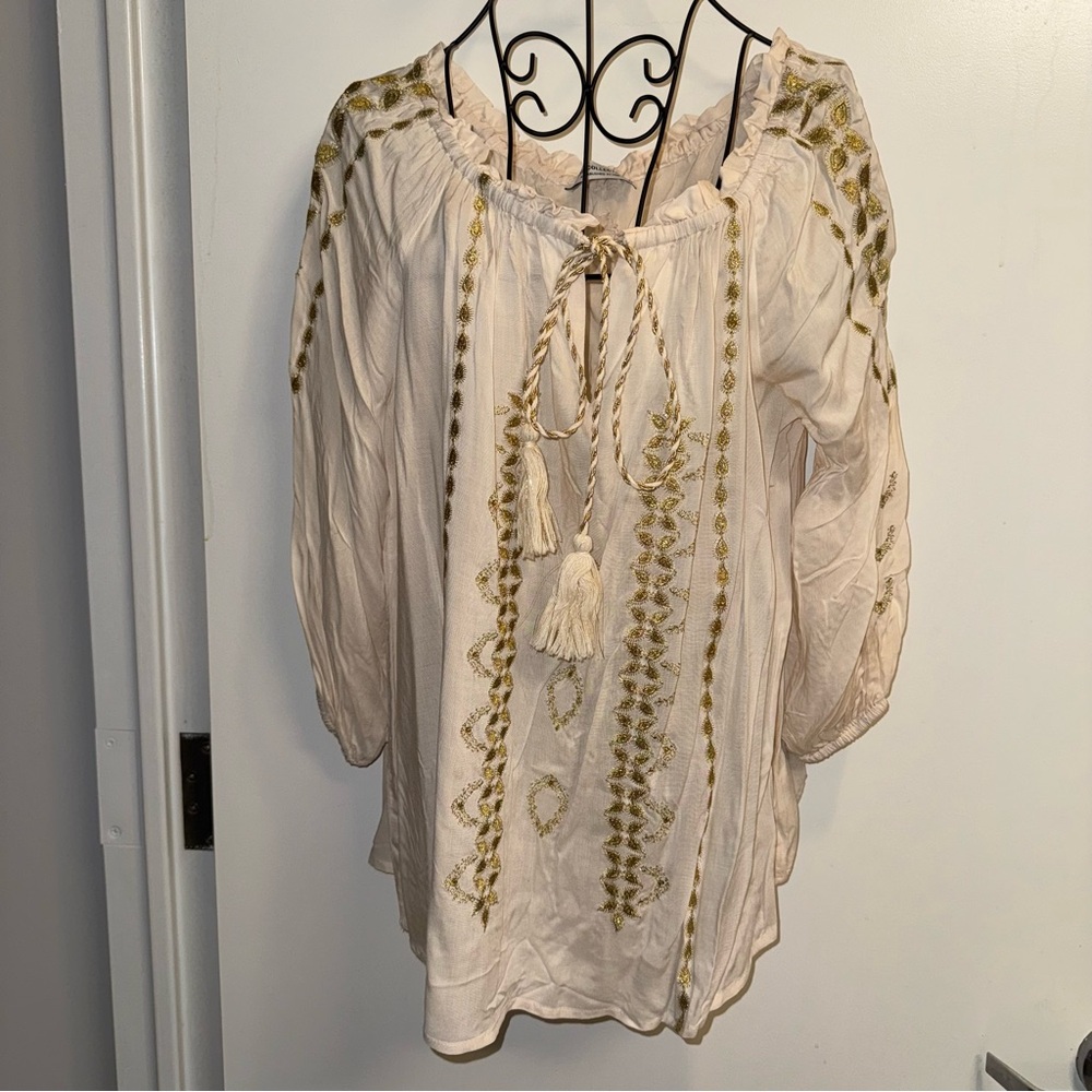 BSB Collection NWOT Tassel Wide Tie-Neck Blouse Cream With Gold Embroidery